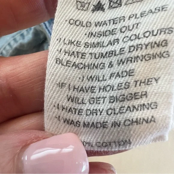 Abrand Women’s Shorts Size 10 Waist 28 Tattered High Rise Denim Jean Cutoffs - Picture 15 of 16